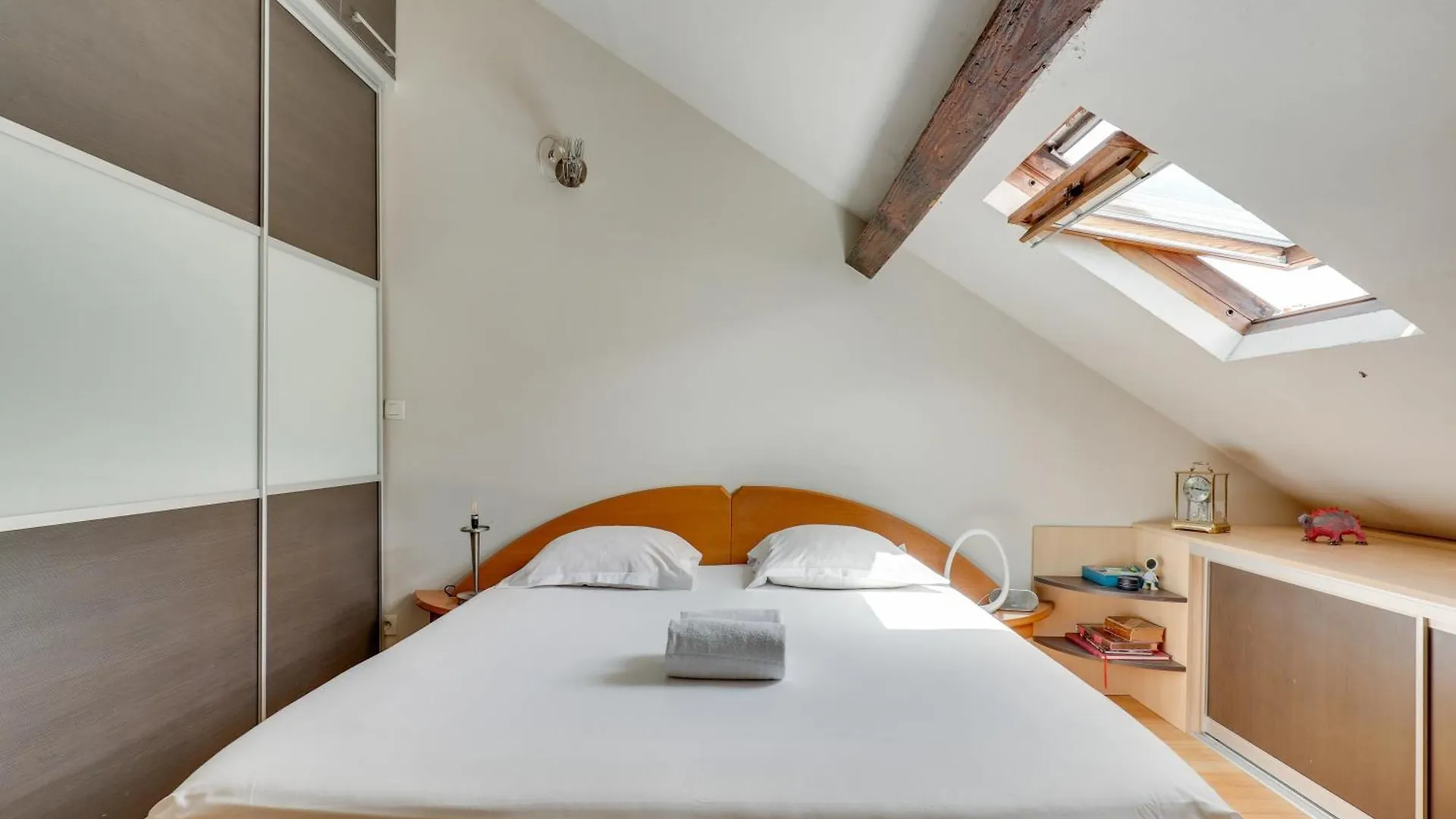 Duplex Calme Et Lumineux Au Coeur De Bastille Paris
