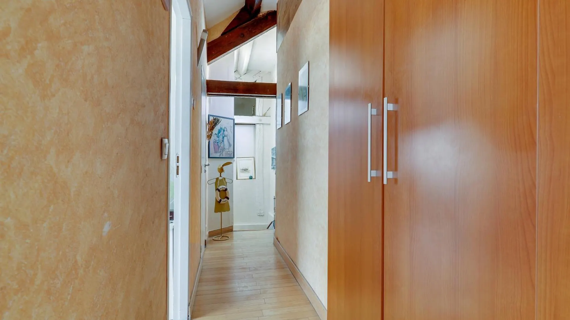 Duplex Calme Et Lumineux Au Coeur De Bastille Paris