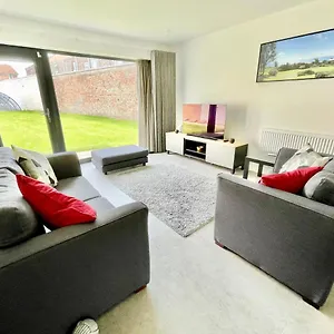 Garden View - 2 Bedroom Bungalow Holiday home York